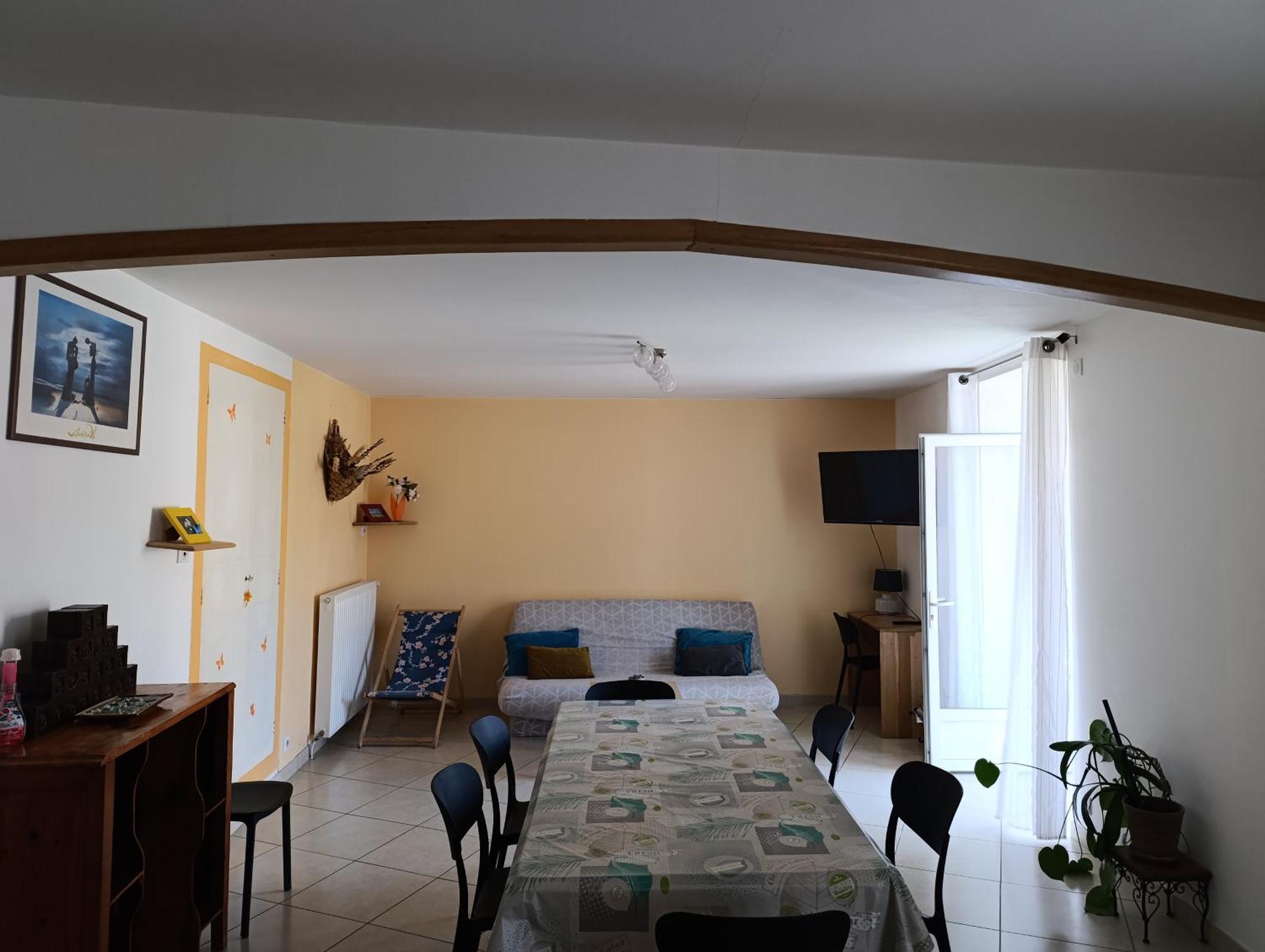 Maison de village spacieuse et agréable Saint-Georges-de-Luzençon Exterior foto